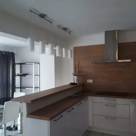 Arcaim, Climatise 90m2, 4 Chambres, A 200m De La Apartment